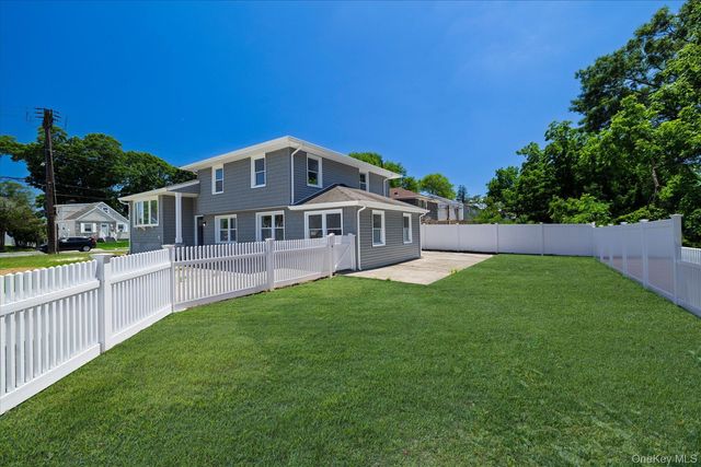 62 Alhambra Road, Baldwin, NY 11510