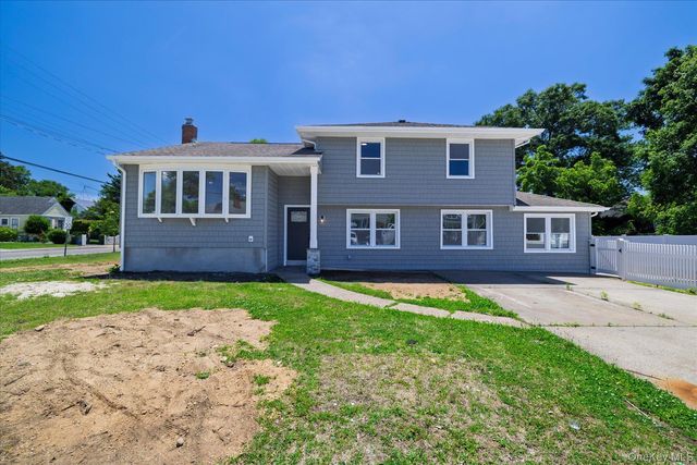 62 Alhambra Road, Baldwin, NY 11510