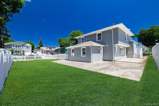 62 Alhambra Road, Baldwin, NY 11510