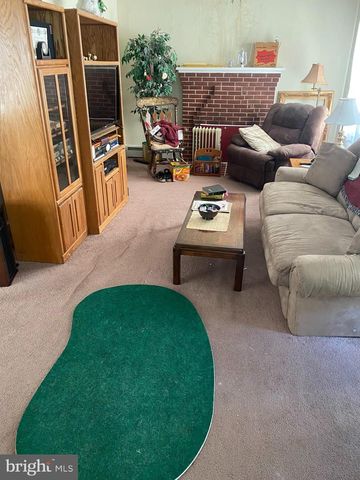 79 CROSS KEYS RD, Berlin, NJ 08009