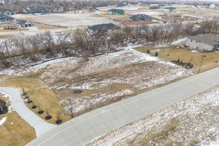 10340 S 164th Street, Omaha, NE 68136