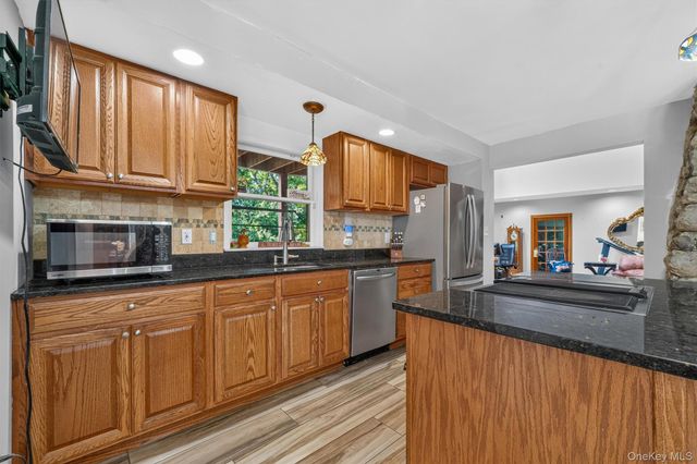 65 Oxford Springs Road, Chester, NY 10918
