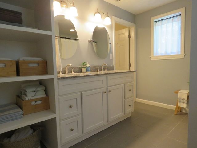 14 Willow St, Stoughton, MA 02072