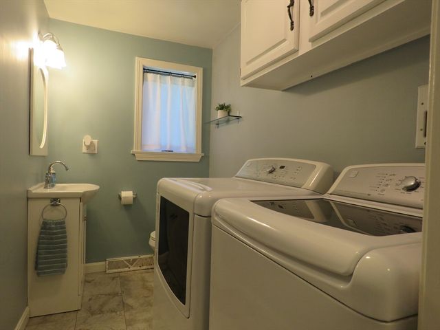 14 Willow St, Stoughton, MA 02072