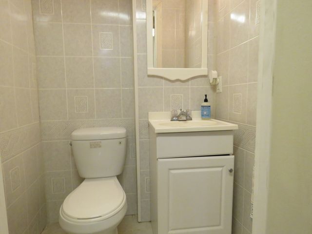 14 Willow St, Stoughton, MA 02072