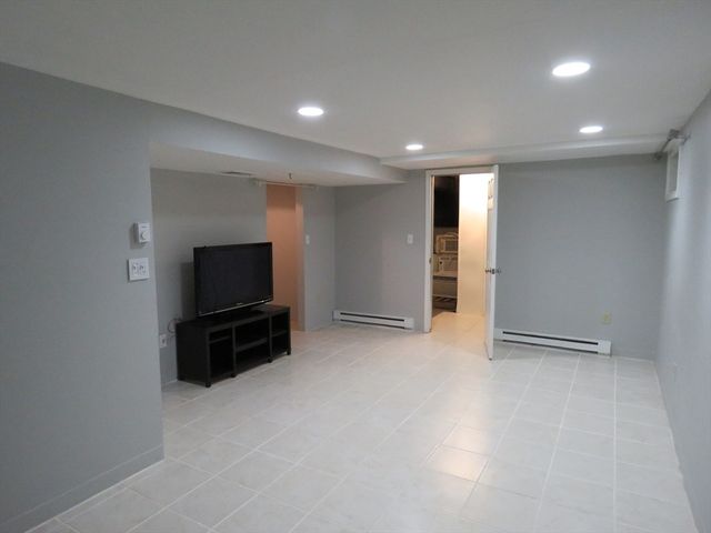 14 Willow St, Stoughton, MA 02072