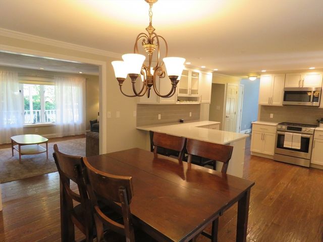 14 Willow St, Stoughton, MA 02072