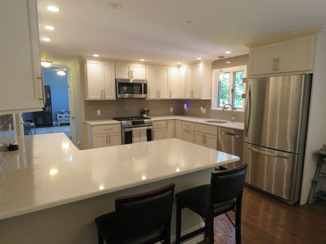 14 Willow St, Stoughton, MA 02072
