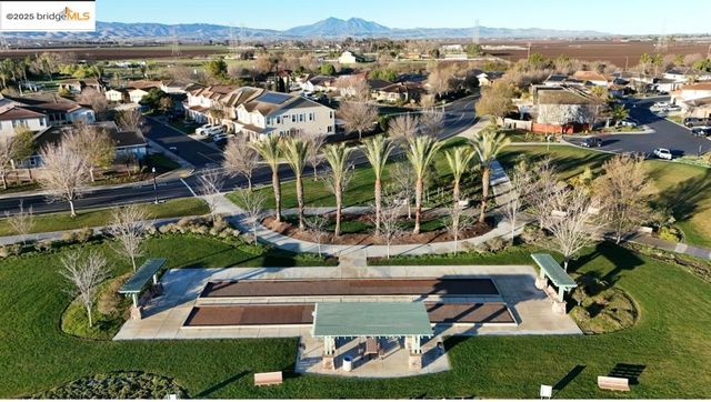 8461 Pinehollow Cir, Discovery Bay, CA 94505