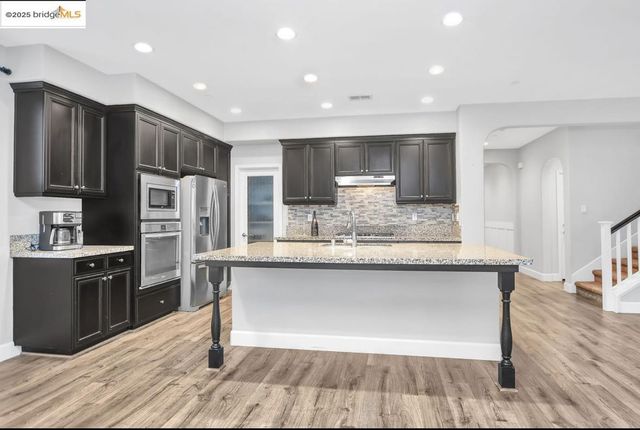 8461 Pinehollow Cir, Discovery Bay, CA 94505