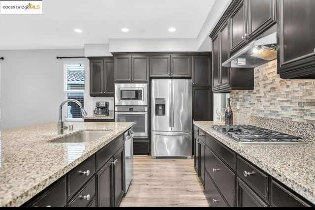 8461 Pinehollow Cir, Discovery Bay, CA 94505