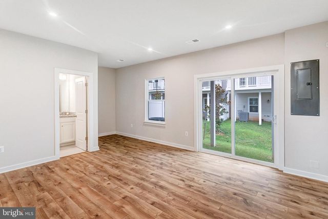1746 BLUE SPRUCE ST, Dumfries, VA 22026