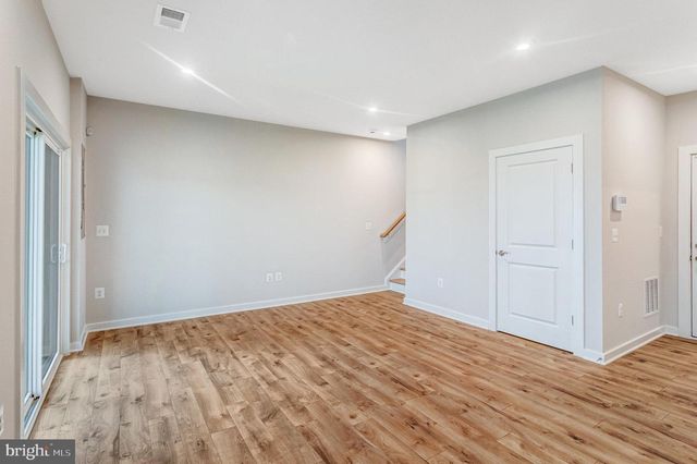 1746 BLUE SPRUCE ST, Dumfries, VA 22026