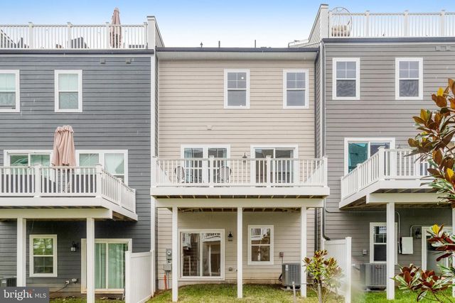 1746 BLUE SPRUCE ST, Dumfries, VA 22026