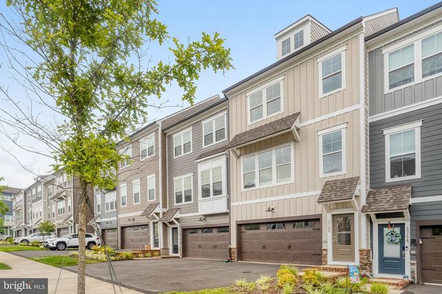 1746 BLUE SPRUCE ST, Dumfries, VA 22026