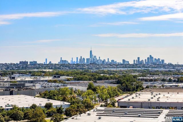 1705 Harmon Cove Tower, Secaucus, NJ 07094