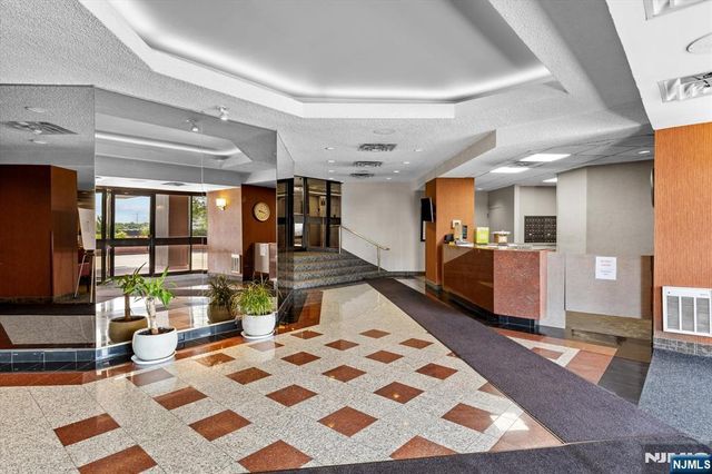 1705 Harmon Cove Tower, Secaucus, NJ 07094