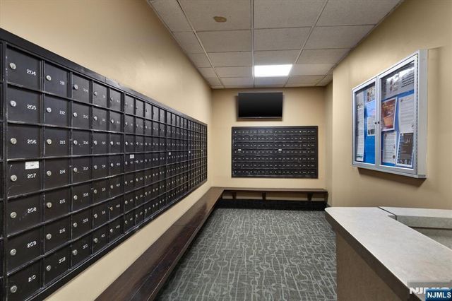 1705 Harmon Cove Tower, Secaucus, NJ 07094