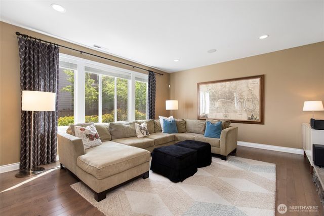 21435 SE 2nd Street, Sammamish, WA 98074