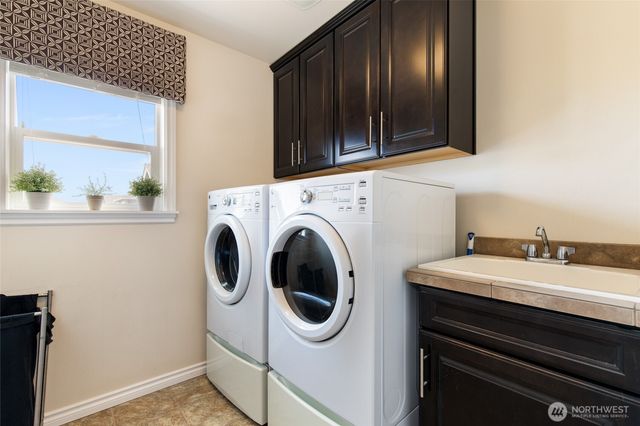 21435 SE 2nd Street, Sammamish, WA 98074