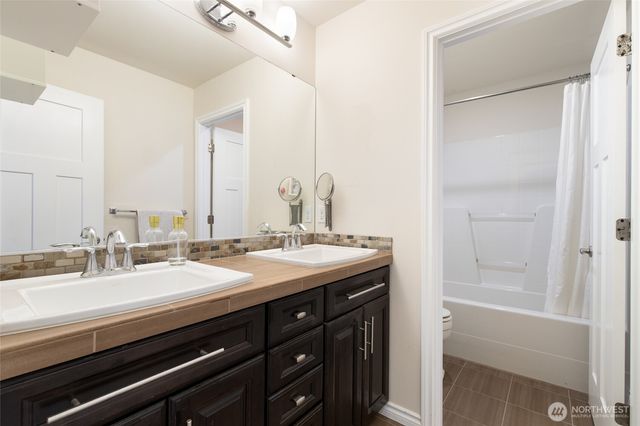 21435 SE 2nd Street, Sammamish, WA 98074