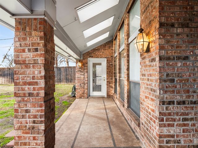 400 Ricker Court, Irving, TX 75061