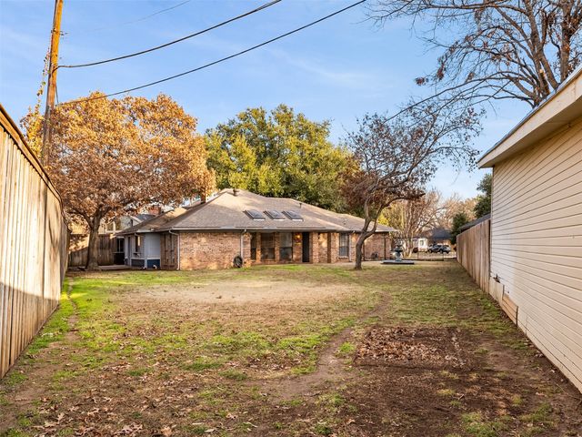 400 Ricker Court, Irving, TX 75061