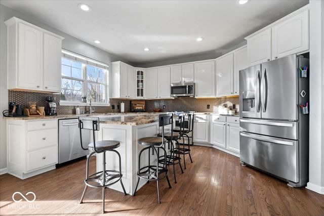 6532 Briarwood Place, Zionsville, IN 46077