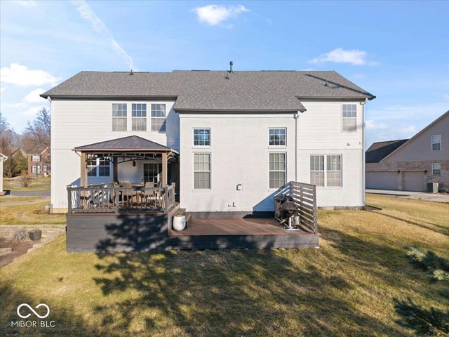 6532 Briarwood Place, Zionsville, IN 46077