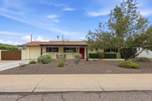 3922 E WHITTON Avenue, Phoenix, AZ 85018