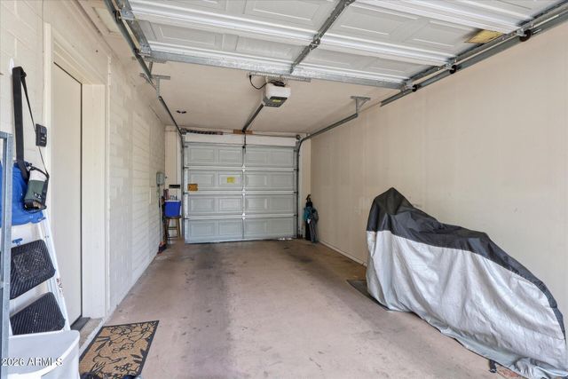 3922 E WHITTON Avenue, Phoenix, AZ 85018