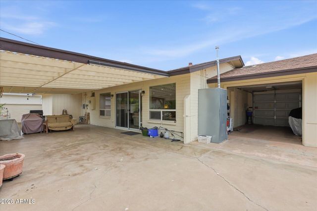 3922 E WHITTON Avenue, Phoenix, AZ 85018