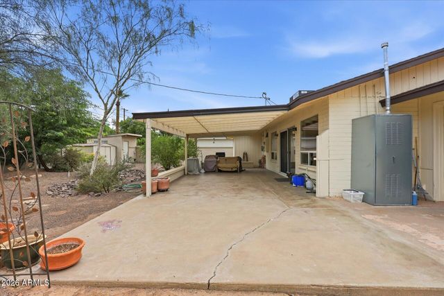 3922 E WHITTON Avenue, Phoenix, AZ 85018