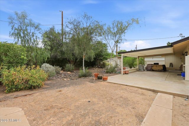 3922 E WHITTON Avenue, Phoenix, AZ 85018