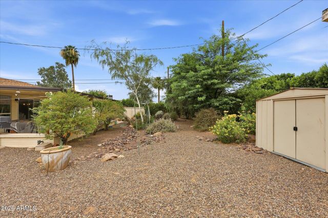 3922 E WHITTON Avenue, Phoenix, AZ 85018