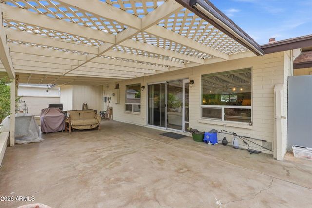 3922 E WHITTON Avenue, Phoenix, AZ 85018
