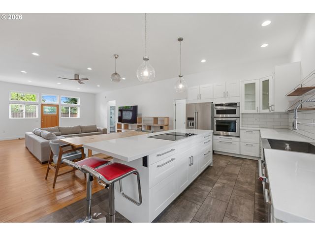 8655 Se 55TH Ave, Portland, OR 97206