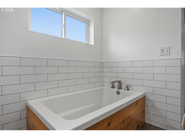 8655 Se 55TH Ave, Portland, OR 97206