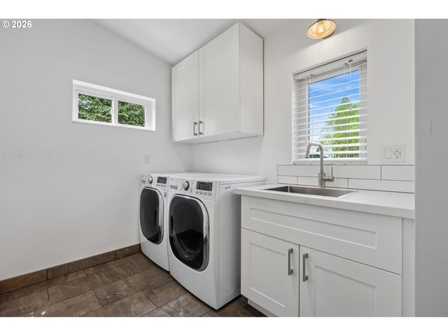 8655 Se 55TH Ave, Portland, OR 97206