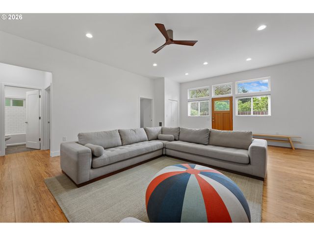 8655 Se 55TH Ave, Portland, OR 97206