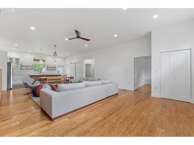 8655 Se 55TH Ave, Portland, OR 97206