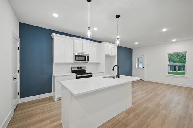 2738 W Washington Street, Denison, TX 75020