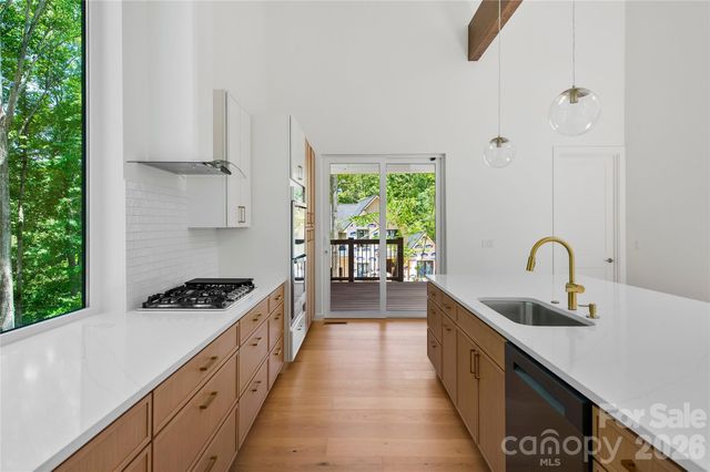 23 Early Spring Way, Leicester, NC 28748
