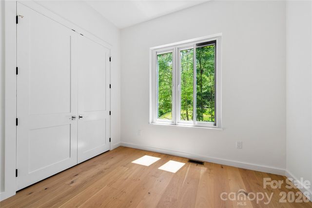 23 Early Spring Way, Leicester, NC 28748