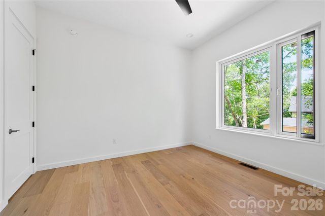 23 Early Spring Way, Leicester, NC 28748