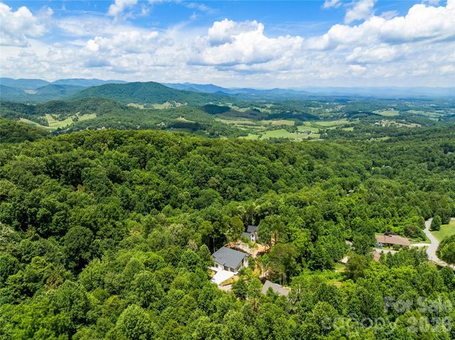 23 Early Spring Way, Leicester, NC 28748