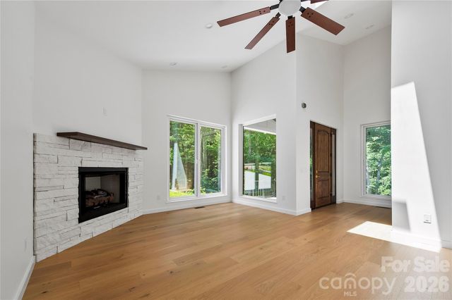 23 Early Spring Way, Leicester, NC 28748