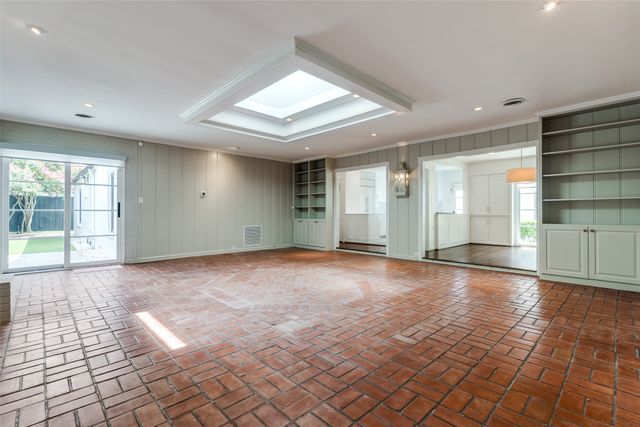 4625 N Versailles Avenue, Highland Park, TX 75209