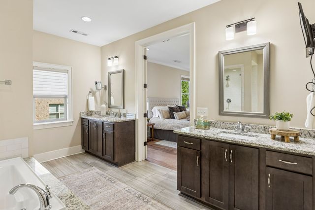 1002 Hornsby Dr, Franklin, TN 37064