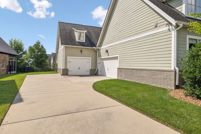 1002 Hornsby Dr, Franklin, TN 37064